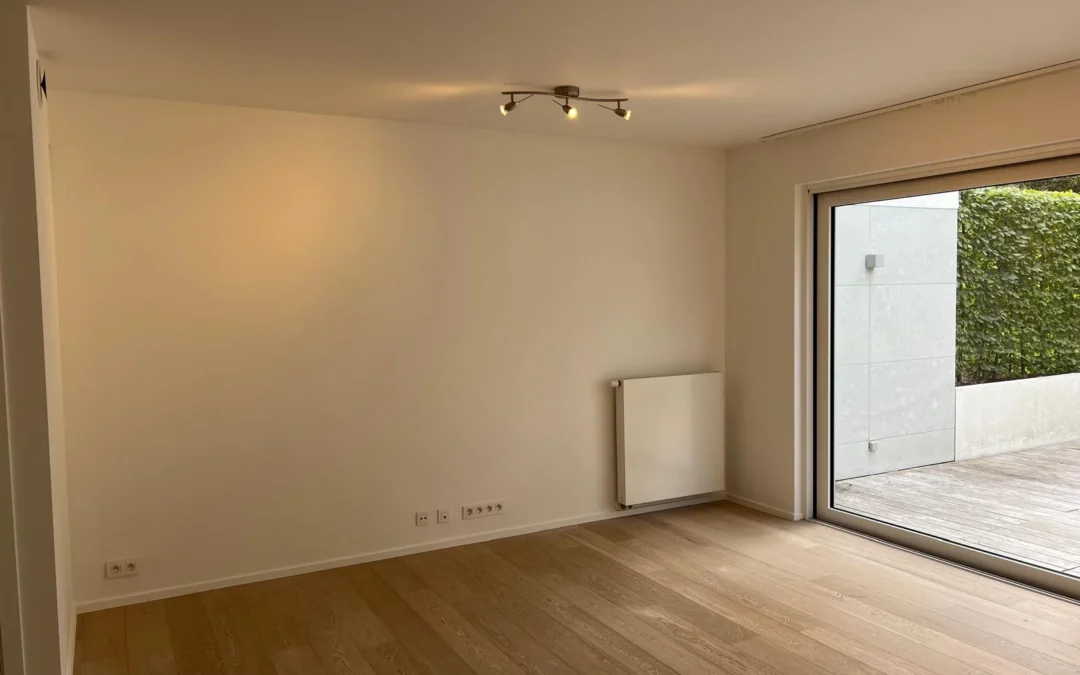 Remise en peinture d’un appartement avant location à Schaerbeek